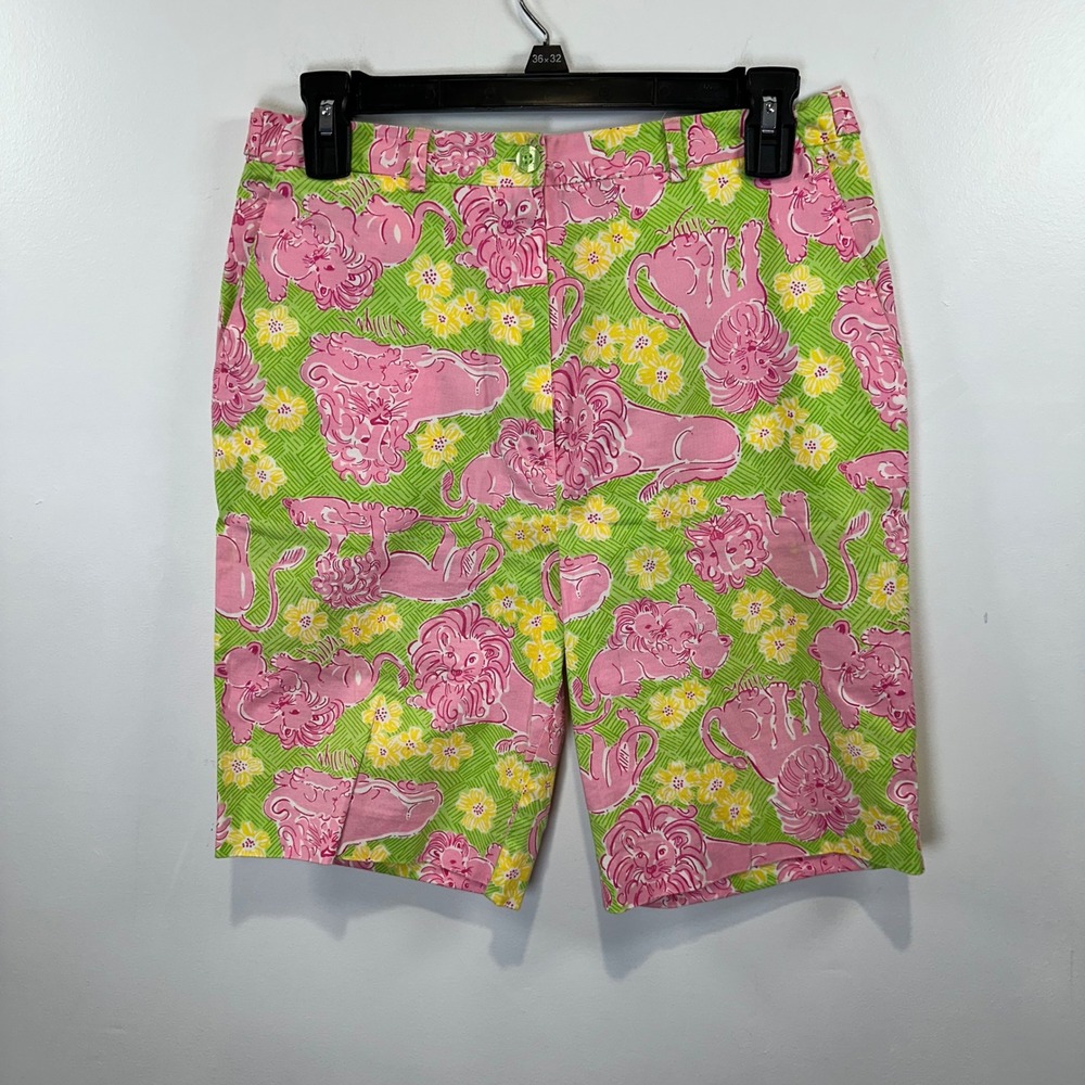 90s Lilly Pulitzer Bermuda Shorts Pink and‎ Green Lion Print Size 4